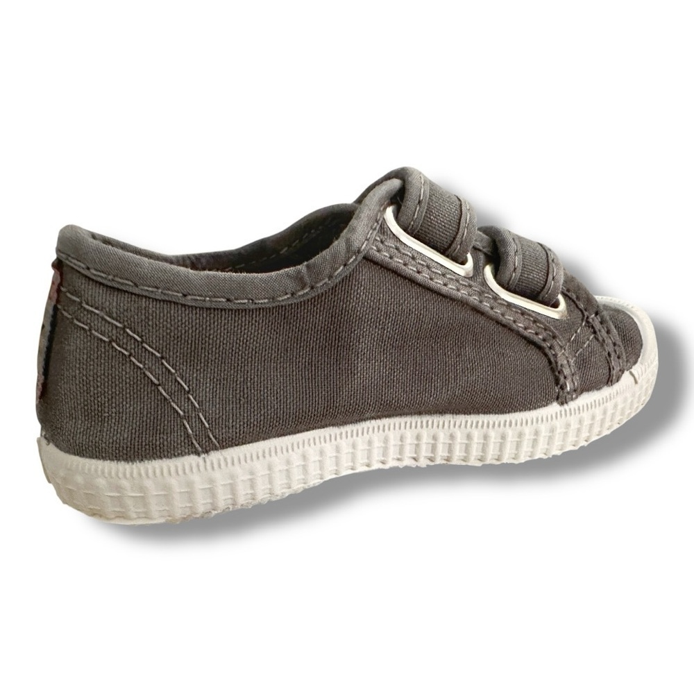 Cienta | Toddler Canvas Sneakers (8) 🩶 - Picture 3 of 7